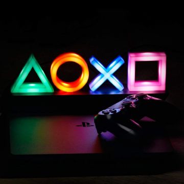 Lampa Decorativa LED Elindor® cu Iluminare RGB Multicolora, Functionare cu USB sau 3 Baterii AAA, Design Retro cu Simboluri PlayStation, Lumina Ambientala pentru Gaming, Dormitor sau Birou, Control pe Baza de Sunet, Negru - Default Title