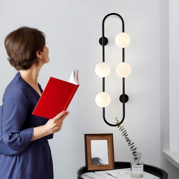 Aplica Modernă Neagră cu 4 Globuri – Design Elegant și Funcționalitate, Model DM2422-4