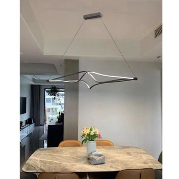 Candelabru LED Modern DM Living, Model DM 8806/1200 Negru – Design Ondulat și Iluminare Premium pentru Un Spațiu Contemporan