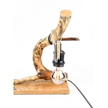Lampa handmade din ramura de lemn si baza din stejar