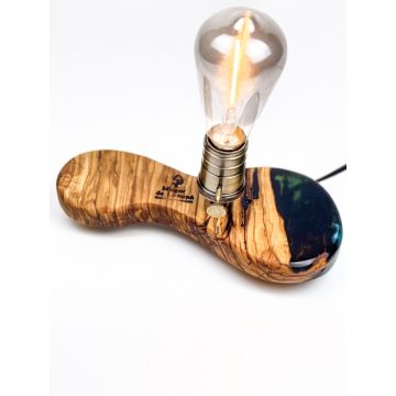 Lampa handmade lemn de maslin si rasina