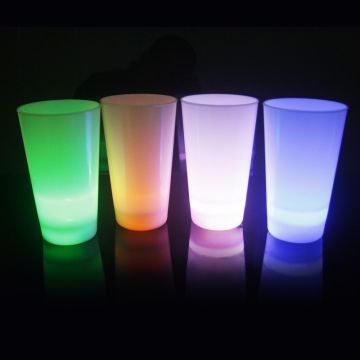 Pahar luminos LED RGB multicolor, 450 ml, comutator on/off, decor glow